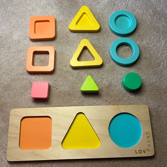 Set of 2 Lovevery Puzzles - Sort and Stack and Geo Puzzle - Picture 2 of 5